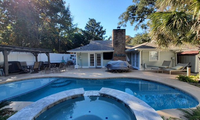 Folly Field House | Home w/Private Pool/Spa, Walk to Beach, One level Home, Bikes, Folly Field area