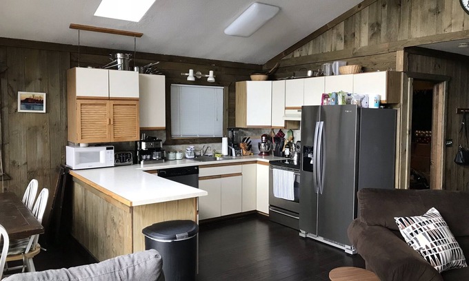 Wilmington House | Home with an incredible view of the valley and close to Mount Snow!