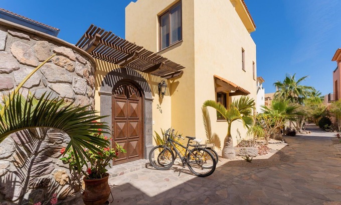 Nopolo House | Home with stunning ocean view and breathtaking sights of the Sierra La Giganta.