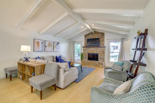 Bella Vista House | Home with Trail Access and Fire Pit in Bella Vista!