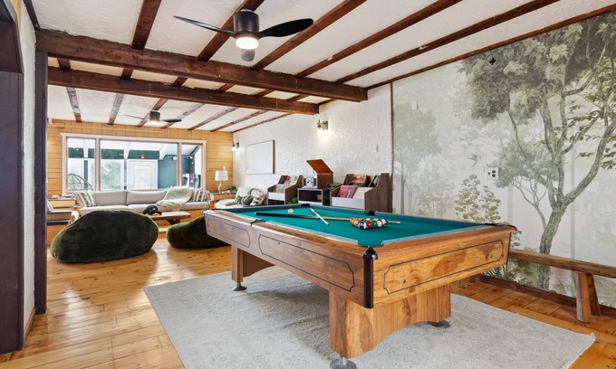 West Dover Villa | Home with View of Mount Snow! Indoor-pool, spa, sauna Gym & more Sleeps 23+
