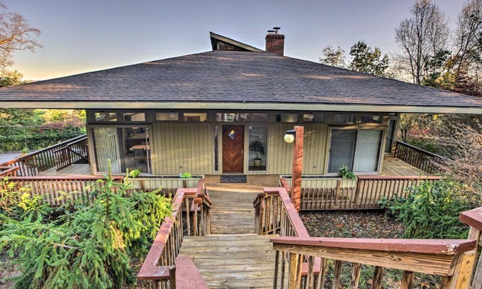 Radford House | Home with Wraparound Deck and Blue Ridge Mtn Views!