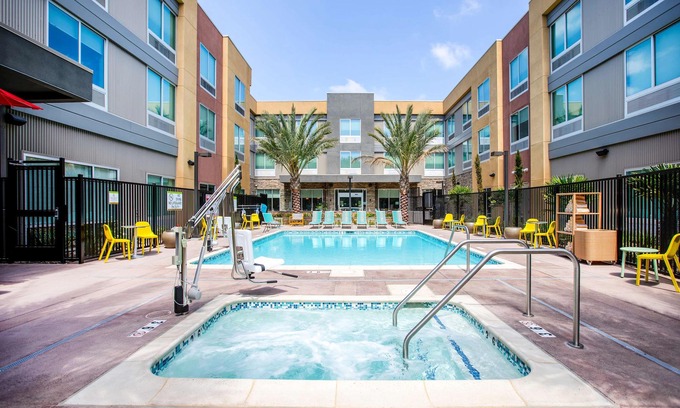 Carlsbad Hotel | Home2 Suites by Hilton Carlsbad
