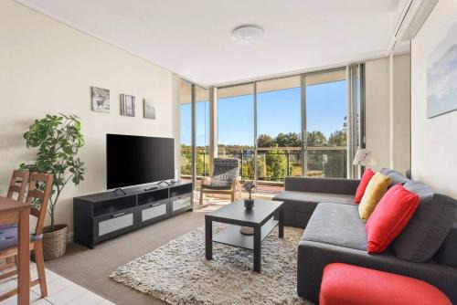 Wentworth Point Apartment | Homebush l Resort Style Two Bedroom Apartment