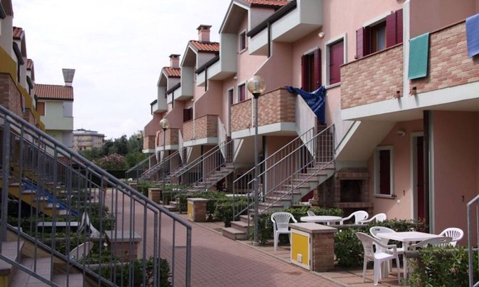 Rosapineta Apartment | Homely flat with pool-Beahost