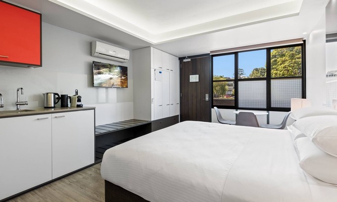 St Kilda Apartment | Homely Vibes in Prime St Kilda Location