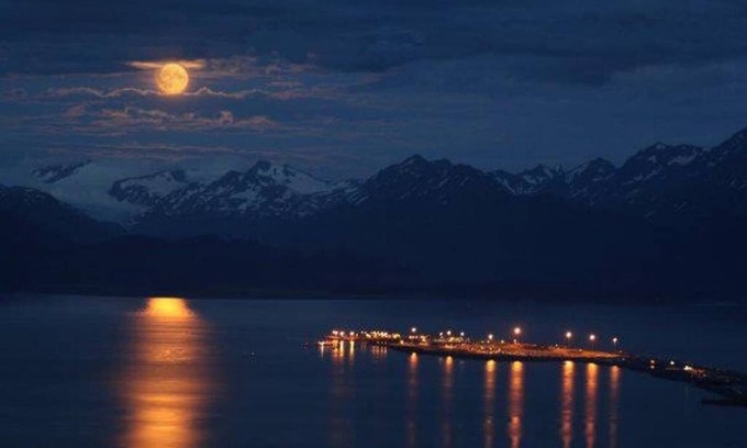 Fritz Creek House | Homer's Best Views from the Cozy Corner Cabin