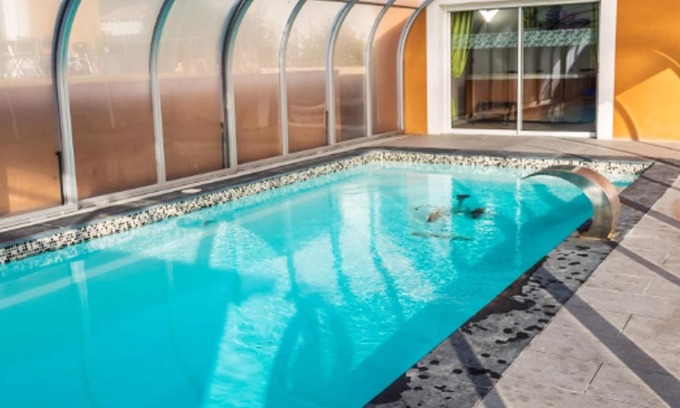 Plan-d'Aups-Sainte-Baume Apartment | Homerez - Appartement for 2 ppl. with swimming-pool, sauna, jacuzzi and spa