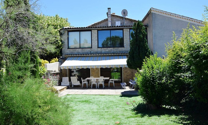 La Roche-sur-le-Buis Apartment | Homerez - Apartement for 6 ppl. with swimming-pool at La Roche-sur-le-Buis