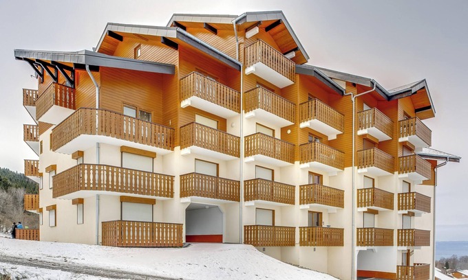 Thollon-les-Memises Apartment | Homerez - Apartment Thollon, lake