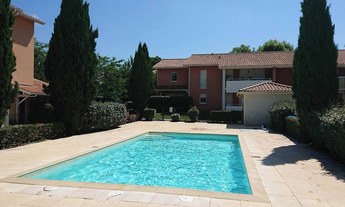 Dax Apartment | Homerez - Apartment in Dax with pool.