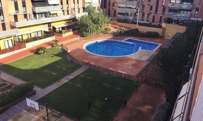 Terrassa Apartment | Homerez - Apartment in Terrassa, pool