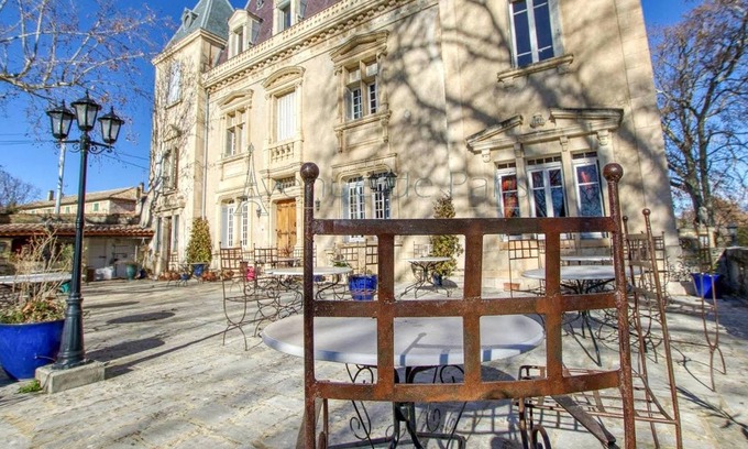 Violes Apartment | Homerez - Appartement 11 km away from the beach for 2 ppl. with shared pool