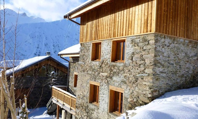 Le Villard Ski Chalet | Homerez - Big chalet 2 km away from the slopes for 14 ppl. with sauna and hammam