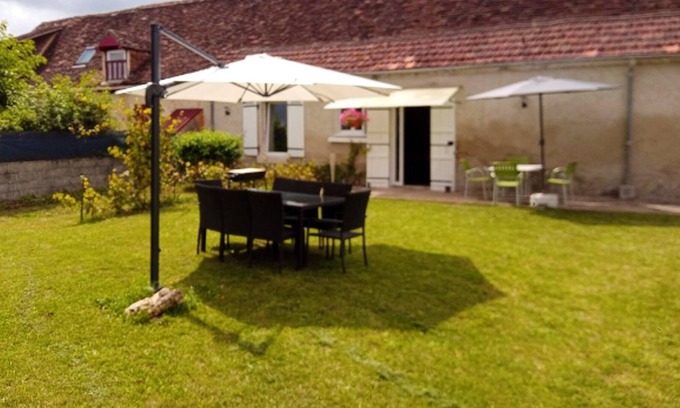Limeyrat House | Homerez - Big house for 10 ppl. with spa, garden and terrace at Limeyrat