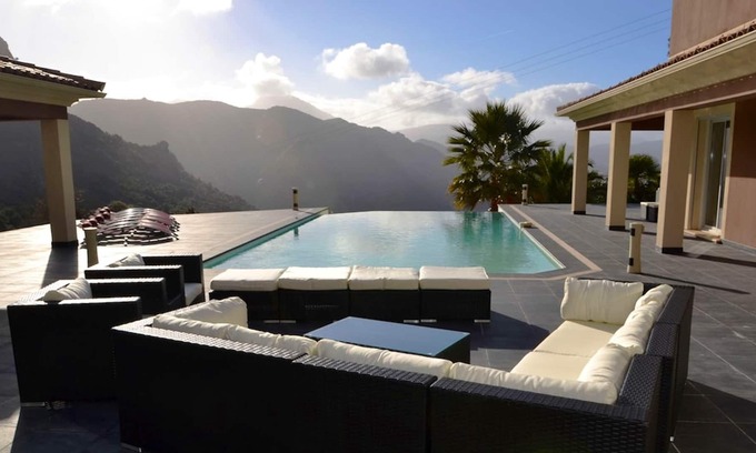 Ocana Villa | Homerez - Big villa for 12 ppl. with swimming-pool, garden and terrace at Ocana