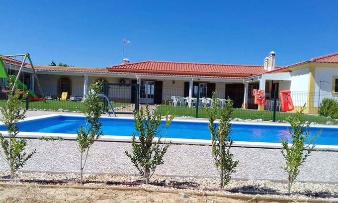 Grandola Villa | Homerez - Big villa for 10 ppl. with swimming-pool and terrace at Grândola