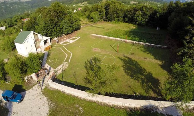 Vrbanje Ski Chalet | Homerez - Chalet 2 km away from the slopes for 8 ppl. with garden at Herceg Novi