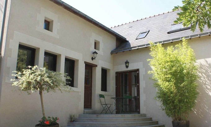 Denee House | Homerez - Charming Family House in Denée with Garden and Leisure