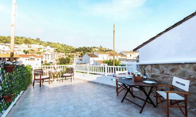 Riogordo House | Homerez - Charming villa with private pool in Riogordo