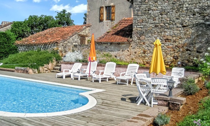 La Masse Villa | Homerez - Charming Villa near Lherm with Private Pool