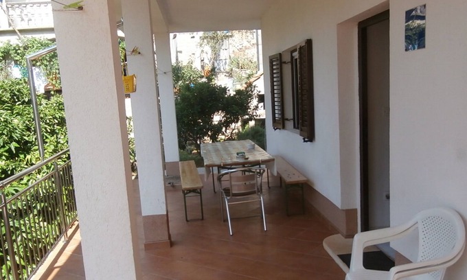 Gdinj Apartment | Homerez - Cozy Apartment in Gdinj, 70 m² + Garden