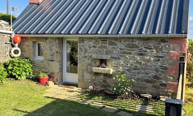 Goulien Apartment | Homerez - Cozy Studio in Goulien - 22 m² with Garden
