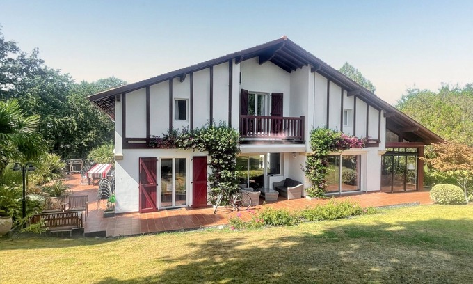 Arbonne Villa | Homerez - Elegant Villa in Arbonne with Private Pool