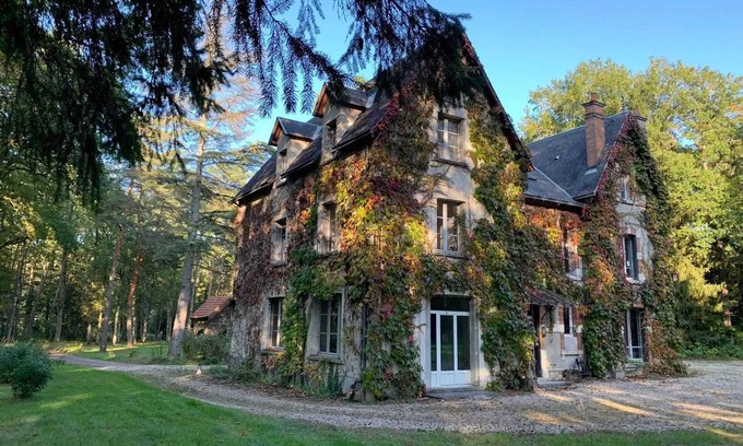 Neuvy-sur-Barangeon House | Homerez - House in Neuvy-sur-Barangeon