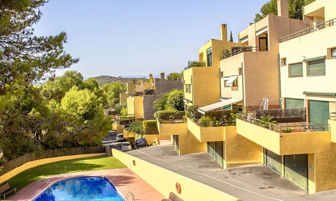Tamarit House | Homerez - House 500 m away from the beach for 6 ppl. with shared pool and garden
