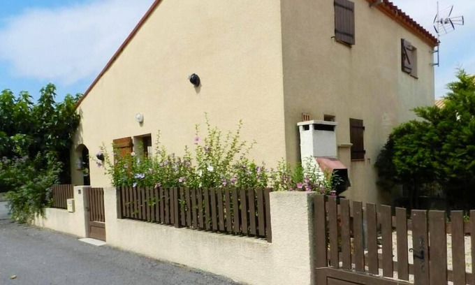 La Franqui House | Homerez - House 800 m away from the beach for 5 ppl. with garden at Leucate