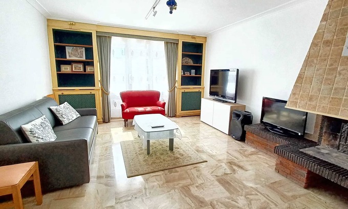 Bondy House | Homerez - House in Bondy – 10 ppl
