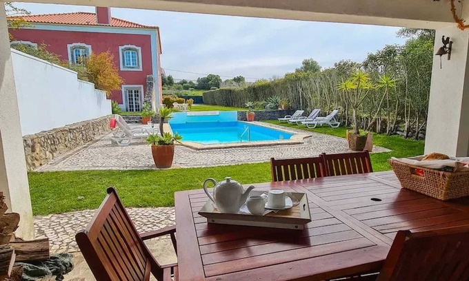 Sintra Ski Chalet | Homerez - Luxurious Chalet in Alcabideche with Private Pool