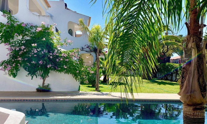 Vale de Covo Apartment | Homerez - Nice apartment for 4 ppl. with shared pool and sea view at Carvoeiro