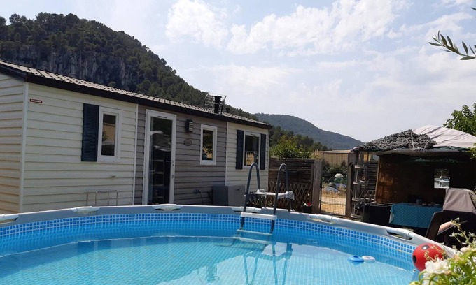 Gemenos House | Homerez - Nice bungalow 15 km away from the beach for 6 ppl. with swimming-pool