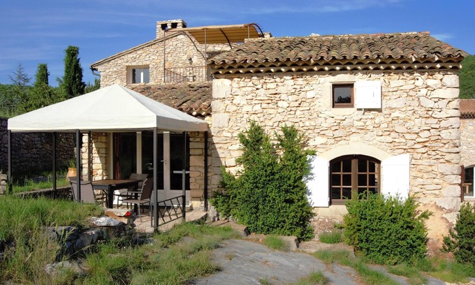Simiane-la-Rotonde House | Homerez - Nice house for 4 ppl. with shared pool, sauna, jacuzzi and terrace