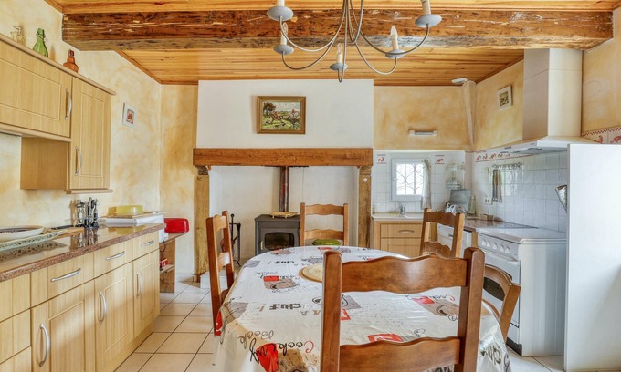 Puycelci House | Homerez - Nice house for 4 ppl. with garden and terrace at Puycelsi