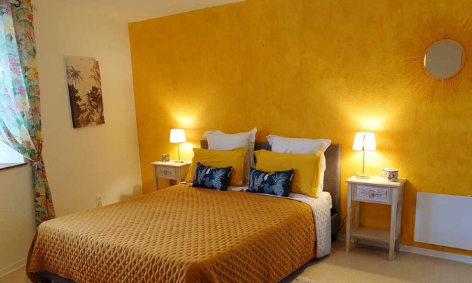 Duravel Apartment | Homerez - Nice studio for 2 ppl. with shared pool, garden and terrace at Duravel