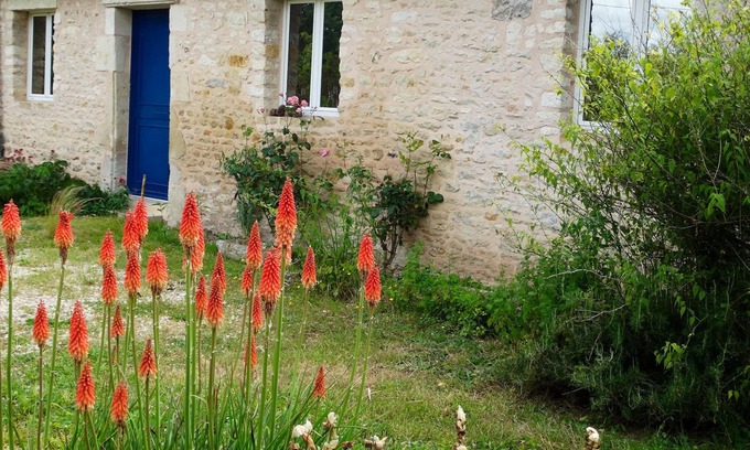 La Mothe-Saint-Heray House | Homerez - Property for 3 ppl. with garden and terrace at La Mothe-Saint-Héray