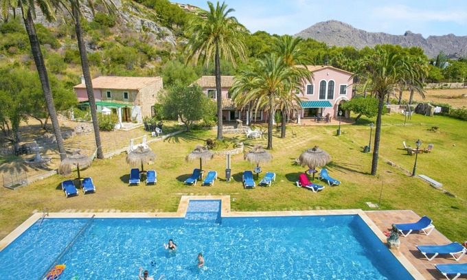 Urbanitzacio Gotmar Apartment | Homerez - Spacious Apartment in Pollença, 100 m², pool