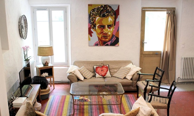 Villeneuve House | Homerez - Spacious house for 8 ppl. at Villeneuve