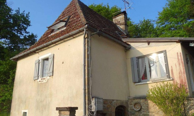Teyssieu House | Homerez - Spacious house for 7 ppl. with garden and terrace at Teyssieu