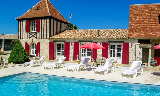 Gardonne Villa | Homerez - Villa for 6 ppl. with swimming-pool, garden and terrace at Gardonne