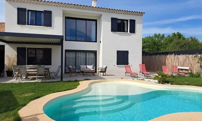Fontvieille Villa | Homerez - Villa in Fontvieille