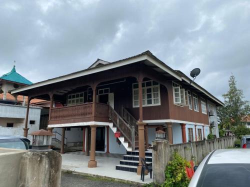 Marang House | Homestay 4 minit ke Jeti Pulau Kapas Marang tingkat atas