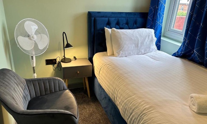 Walsall House | Homestay in Walsall
