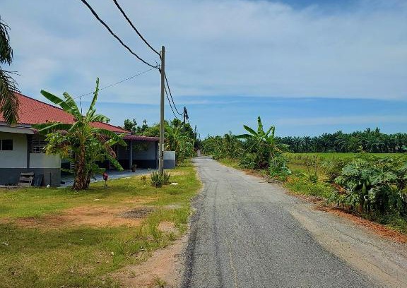 Tanjung Piandang Apartment | Homestay Keluarga Haji Karim Rumah A