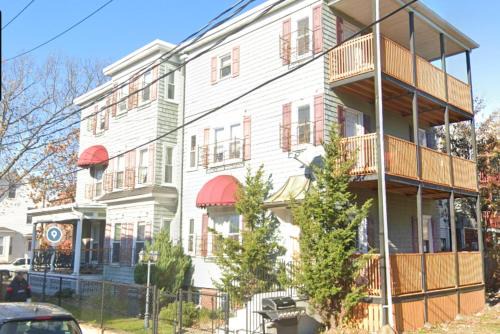 Dorchester House | Homestay Near South Boston