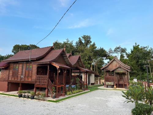 Kepala Batas House | Homestay Singgah Keluarga Warisan Abg Tam