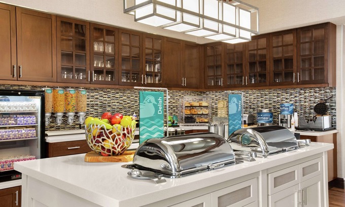 Waldron Hotel | Homewood Suites by Hilton Kansas City-Airport